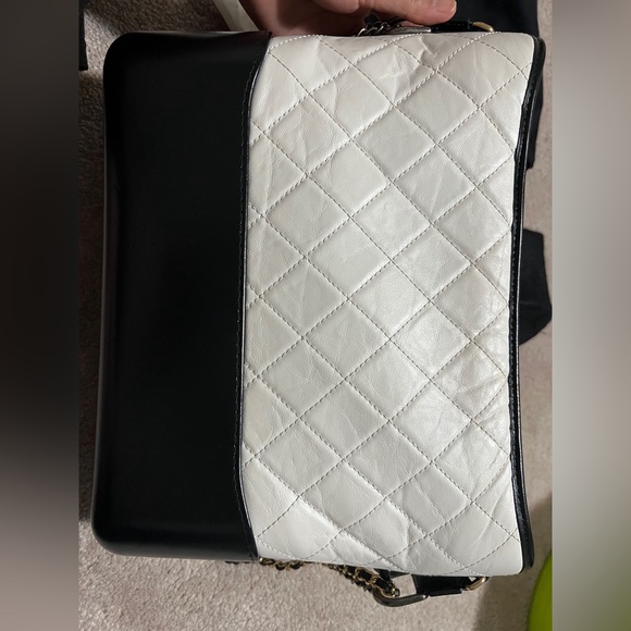 Chanel Gabrielle Bag Large - Picture 2 of 9